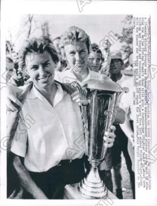 1964 LPGA Golf HOF Betsy Rawls Wins Dallas Civitan Open Press Photo - Picture 1 of 2