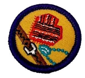 Girl Scouts Worlds To Explore Round Vintage Patch - Picture 1 of 5