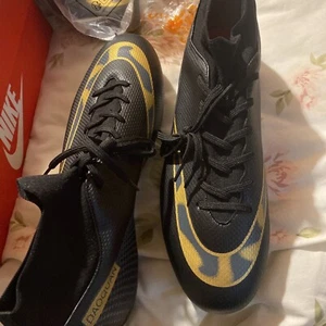Football Boots FG Size 43 ( 8.5 ) Quality See Photos - Picture 1 of 5