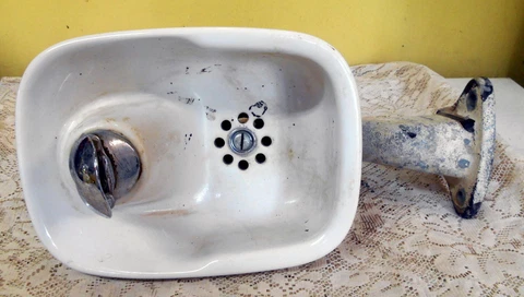 Antique Vintage Crane Thirstead Wall Mount Porcelain Water Drinking Fountain Cover
