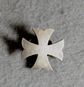 Insignia/sombrero placa de sombrero del Cuerpo Médico del Ejército de los Estados Unidos de la Segunda Guerra Mundial con tornillo posterior. - Imagen 1 de 2
