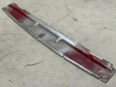 USED 1978-89 Porsche 930 Turbo Rear Bumper Upper Heat Shield Plate 93050315701 Foto 1 de 4