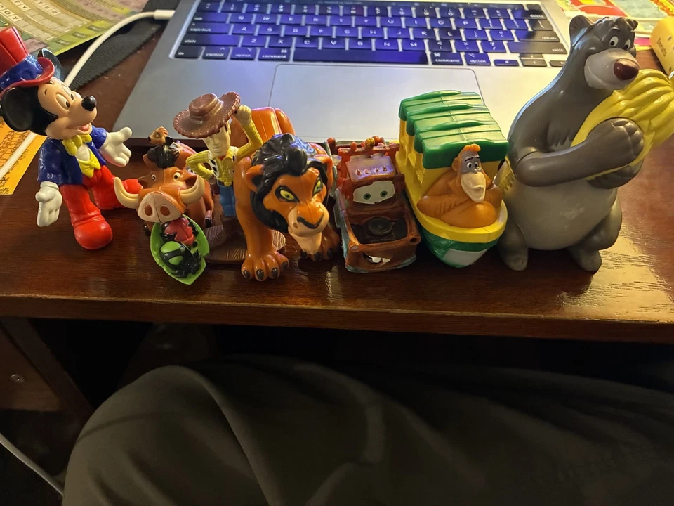 Лот из 7 фигурок Disney --- McDonald's Burger King и т. д. - Изображение 1 из 4