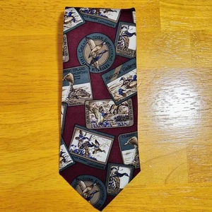Vintage Van Heusen 417 Necktie Silk Mallard Ducks Maroon Green Made In USA - Picture 1 of 4