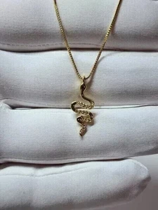 Ciondolo Serpente Diamante 1,0 Ct Taglio Tondo Creato in Laboratorio Placcato Oro Giallo 14k - Foto 1 di 8