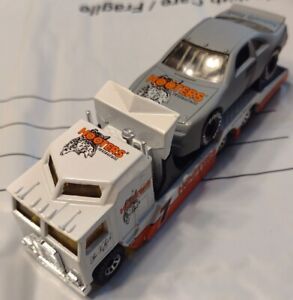 1992 Matchbox Transporter & Grey Test Car Alan Kulwicki #7 Hooters Kenworth 1:64