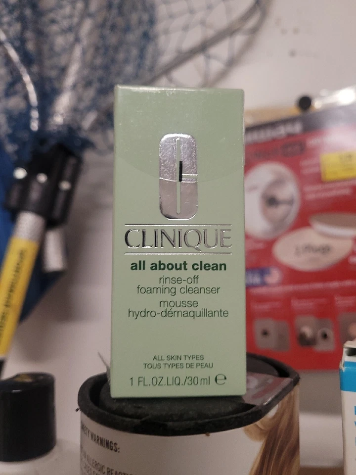 Nueva mousse limpiadora espumosa sin sello Clinique all About limpia 1 FL Foto 1 de 1