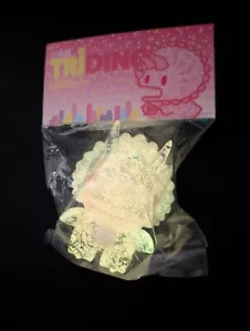 UNBOX ZIQI TRI DINO Pink GID Collectible Vinyl Figure H12CM In Stock - Picture 1 of 3