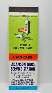 Copertina fiammiferi vintage ADAMSON BROS STAZIONE DI SERVIZIO 4607 Stockton Sacramento CA - Foto 1 di 2