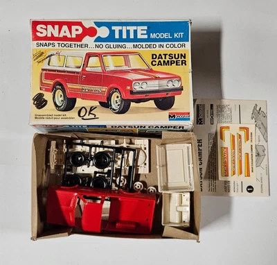 VINTAGE 1977 Monogram Snap Tite DATSUN CAMPER w/ TOPPER Pick Up Truck Model Kit - Image 1 of 2