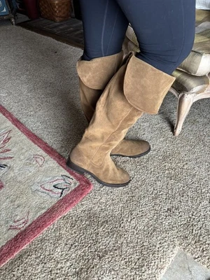 Botas FRYE Melissa Over the Knee gamuza nuez moscada con tacos inferiores estas son nuevas sin etiquetas talla 11. Foto 1 de 4