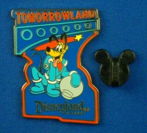 Pluto Blue Spacesuit Tomorrowland della serie DLR Land 2007 spilla originale # 52146  - Foto 1 di 5