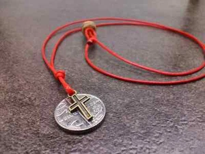 Christliches Kreuz Charm Anhänger Schnur Halskette Geschenk Schmuck für Männer Frauen Gebet - Bild 1 von 2