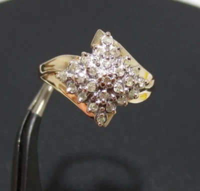 STUNNING 10K 2TONE LADIES DIAMOND CLUSTER RING .25 tcw SZ 8  3.0 Grams (AI-1613) - Image 1 of 4