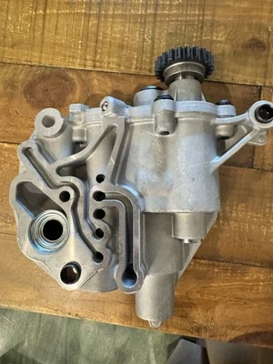 Engine Oil Pump Assembly For VW Golf GTI MKVII AUDI A4 A5 1.8 2.0 TFSI CJE CNC - Image 1 of 4