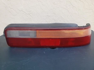 90-93 ACURA INTEGRA HATCHBACK OEM RIGHT PASSANER SIDE TAIL LIGHT 90 91 92 93 - Picture 1 of 9