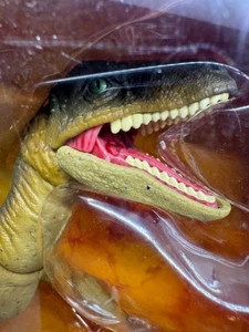 2019 JURASSIC PARK Amber Collection VELOCIRAPTOR Dinosaur Figure NEW - Picture 1 of 11