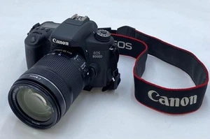 Kit Canon EOS 8000D W EF-S 18-135 IS STM 527520 - Imagen 1 de 20