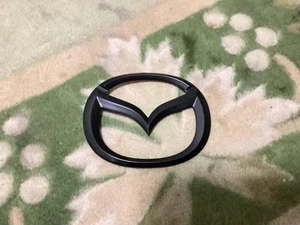 Mazda3 Hatchback Matte Black Emblem Rear Car Badge Replacement Used - Foto 1 di 2