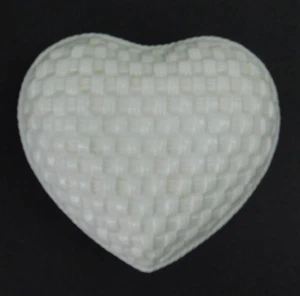 Tiffany & Co Heart Shaped Trinket Box White Weave By Sybil Connolly Ireland - Picture 1 of 17