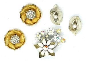 Signed BSK Vintage costume LOT Brushed Metal Earrings & FLOWER AB Brooch Fashion - Picture 1 of 5