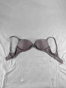 VICTORIAS SECRET BODY BY VICTORIA BRA 40D UNDERWIRE PADDED ADJUSTABLE STRAPS - Picture 1 of 12