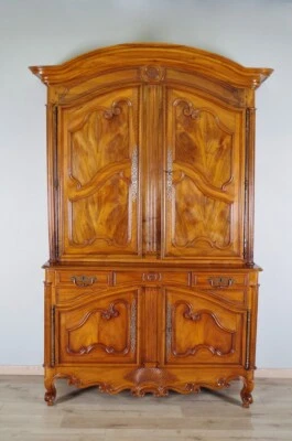 Buffet deux corps Bourguignon - Photo 1/4