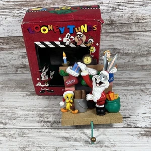 Looney Tunes Bugs Bunny & Tweety Christmas Stocking Hanger (1996) Matrix - Picture 1 of 12