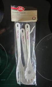 Set utensili da cucina vintage Betty Crocker bianco A. Aronson 1996 made in USA 3 pezzi - Foto 1 di 4