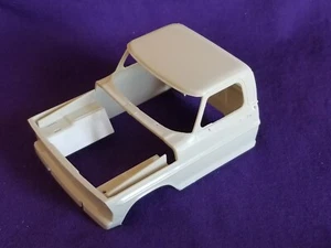 FORD F250 1972 4X4 CAB di Moebius 1:25 model kit 67-72 - Foto 1 di 13