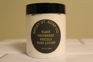LOCIÓN CORPORAL DE VAINILLA FRAMBUESA NEGRA 8 OZ. - Imagen 1 de 6