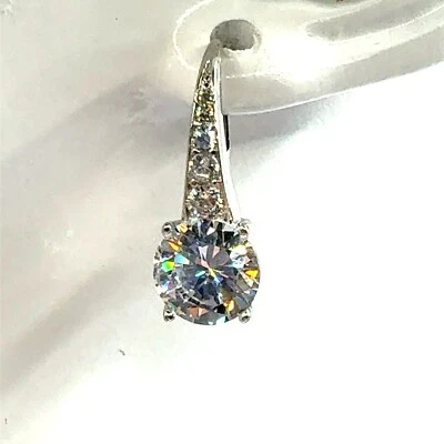 Pendientes Crislu de plata recubierta de platino de ley con circonitas cúbicas con cierre de palanca Foto 1 de 4