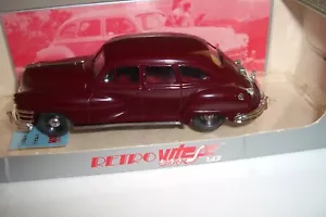 Retro Vitesse 1:43 No.370 Chrysler Windsor Sedan 1947, Diecast Maroon - Bild 1 von 1