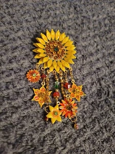 Mittagessen im Ritz Sonnenblumenbrosche/Anhänger - LATR Blumennadel - Bild 1 von 4