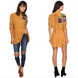 ¡Nuevo! FREE PEOPLE ~Talla S~ Top túnica floral atado mostaza venta al por menor $108 - Imagen 1 de 5