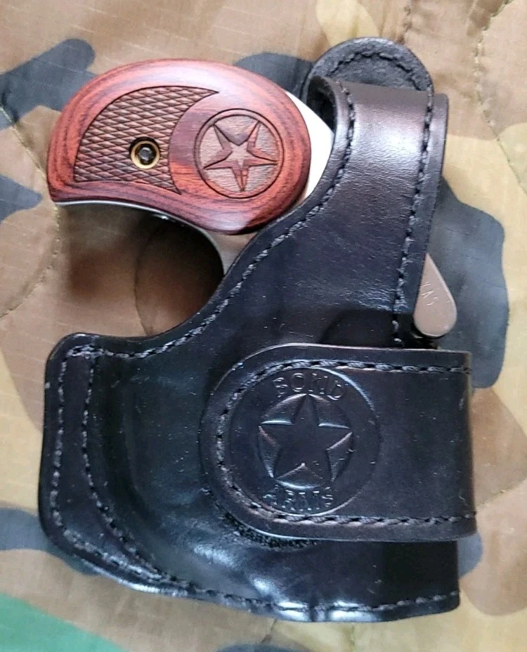 Funda de conducción con dibujo cruzado Desantis Bond Arms cuero negro búho mano derecha Foto 1 de 4