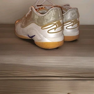 6Y Nike LeBron XXII 22 KC GS King of the Court Kinder Damen Basketball FZ7308-100 - Bild 1 von 7