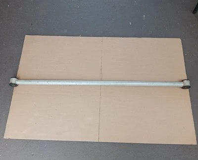 Brazo de barra de oruga Panhard inferior trasero Camaro Firebird 82-02 FIJO LEER Foto 1 de 4