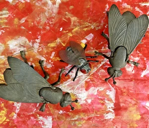 Set Of Antique 1920's Large Italian Brass Fly Ashtray's & Lighter Bee Fly - Picture 1 of 10