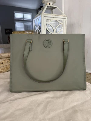 Bolsa tote Tory Burch 160633 Ella pequena de náilon verde folha de palmeira - Imagem 1 de 4