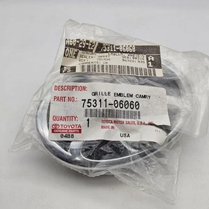 Genuine OEM Toyota 75311-06060 Radiator Grill Emblem Badge 2007-2009 Camry NEW - Picture 1 of 4