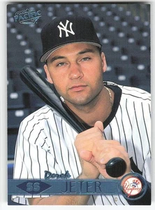 1999 Pacific #294a Derek Jeter Headshot BASEBALL New York Yankees - Picture 1 of 2