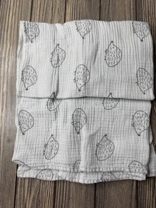 SwaddleDesigns Baby Swaddle Blanket With Hedgehog Print 100% Cotton Muslin Soft - Picture 1 of 4