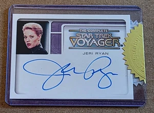 Star Trek The Complete Voyager CA1 Jeri Ryan Seven of Nine Autogramm - Bild 1 von 2