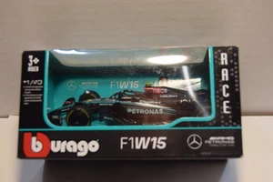 Coche de carreras Burago #44 F1 W15 F1 1:43 MERCEDES-BENZ PETRONAS como en la foto - Imagen 1 de 3