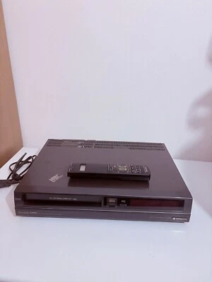Videoregistratore VHS Hitachi VT-540 E con telecomando - Immagine 1 di 4