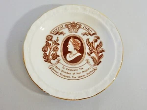 Vintage Royal Albert 80th Birthday Queen Mother 1980 Small Plate Pin Dish Bowl - Bild 1 von 3