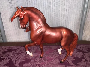 Breyer Modello Cavallo Nuovo 2023 Breyerfest SR Speos rame - Foto 1 di 4
