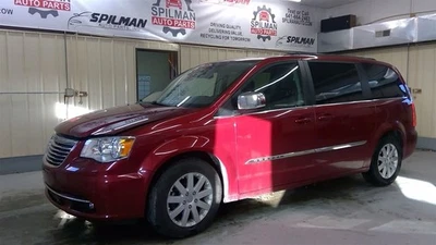 Chrysler Town and Country 2011 Hood 4589880AF 7471 Foto 1 de 4
