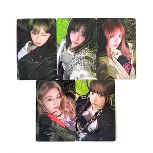 [LE SSERAFIM] DIFFERENT / Lucky Draw Universal Music 4th Round Photocard PC - Picture 1 of 8